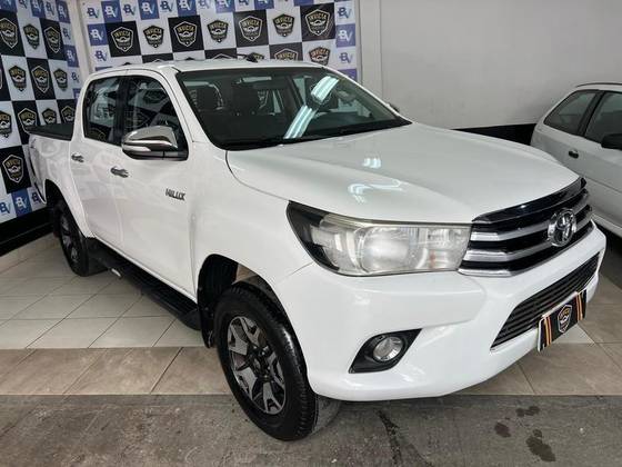 TOYOTA HILUX 2.8 SR 4X4 CD 16V DIESEL 4P AUTOMÁTICO
